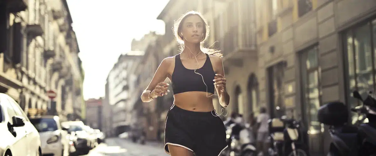 1 – Corsa: il jogging, lo sport per rimanere in forma a lungo!