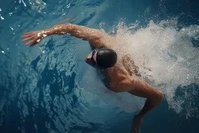 Brûler des calories en nageant : découvrez tous les bienfaits de la natation