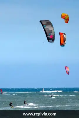 Matériels et accessoires nécessaires : Quel équipement essentiel et indispensable acheter pour débuter le kitesurf ?