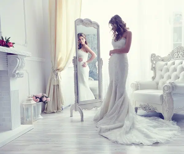 Mariage : Comment choisir sa robe de mariée et quelle robe de mariage porter quand on a des gros bras ?
